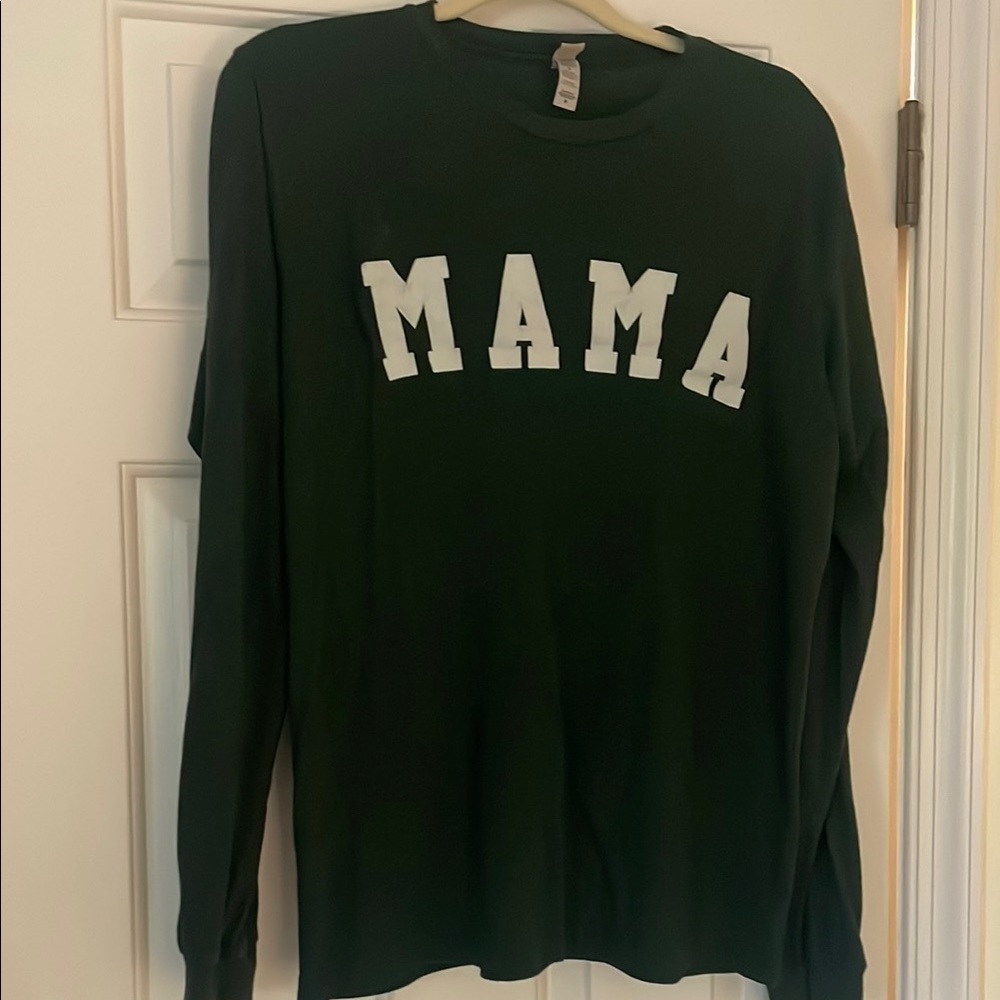 🩷 3/$18 Dark Green 'MAMA' Long Sleeve Shirt